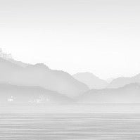 Papier peint Annecy et son lac paisible noir et blanc, XXL, tendance