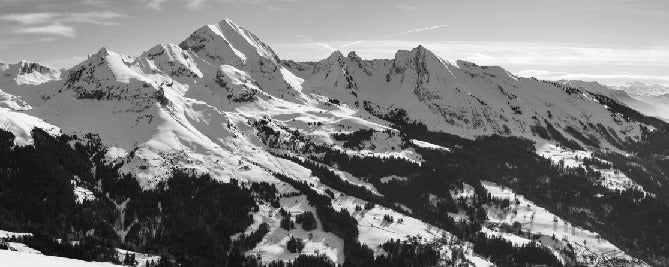 Papier peint montagne noir et blanc les Aravis