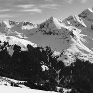 Papier peint montagne noir et blanc les Aravis