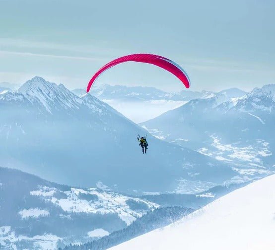 Papier peint photo montagne fly in the Alps bleu