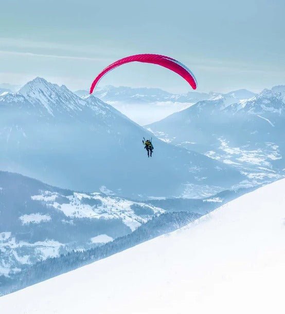 Papier peint photo montagne fly in the Alps bleu