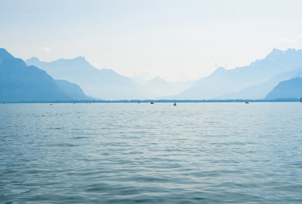 Papier peint panoramique Lac Léman – Montagnes et lac - Muralconcept